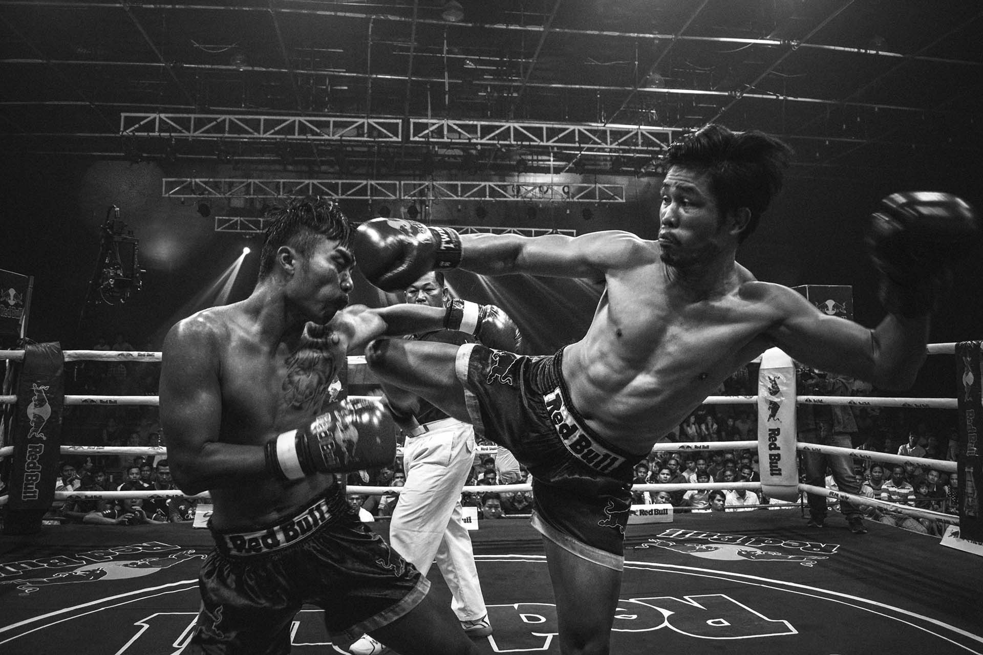 Thai boxers fighting